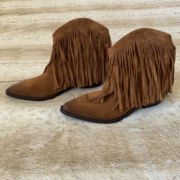 Sundance Fringe Boots. Gorgeous soft, supple Italian Suede Leather with orig box - Picture 5 of 12